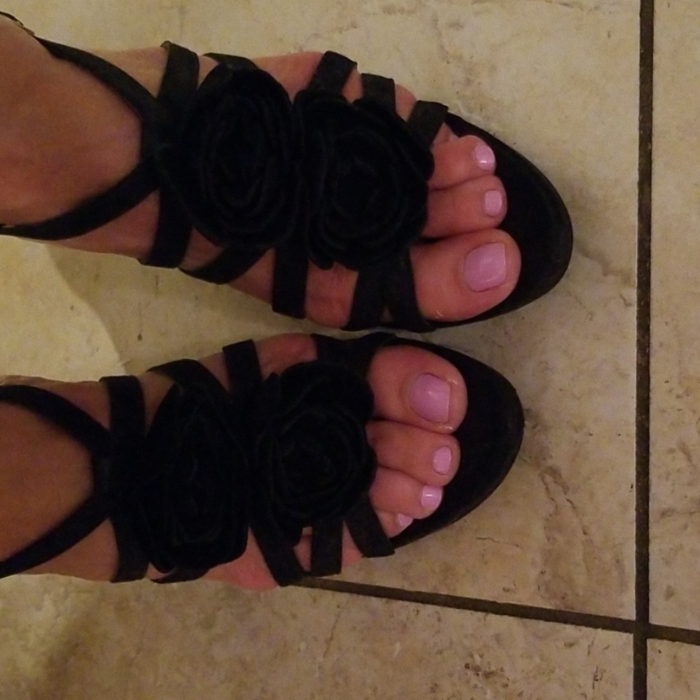 Black Fabric Bandolino 3 inch heels